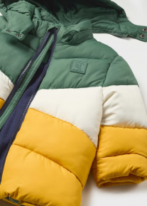 CHAQUETN CON CAPUCHA